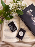 Hot Girls Read Dark Romance Keychain