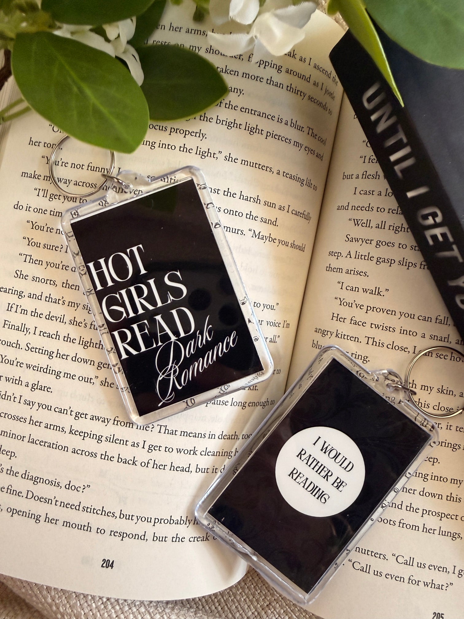 Hot Girls Read Dark Romance Keychain