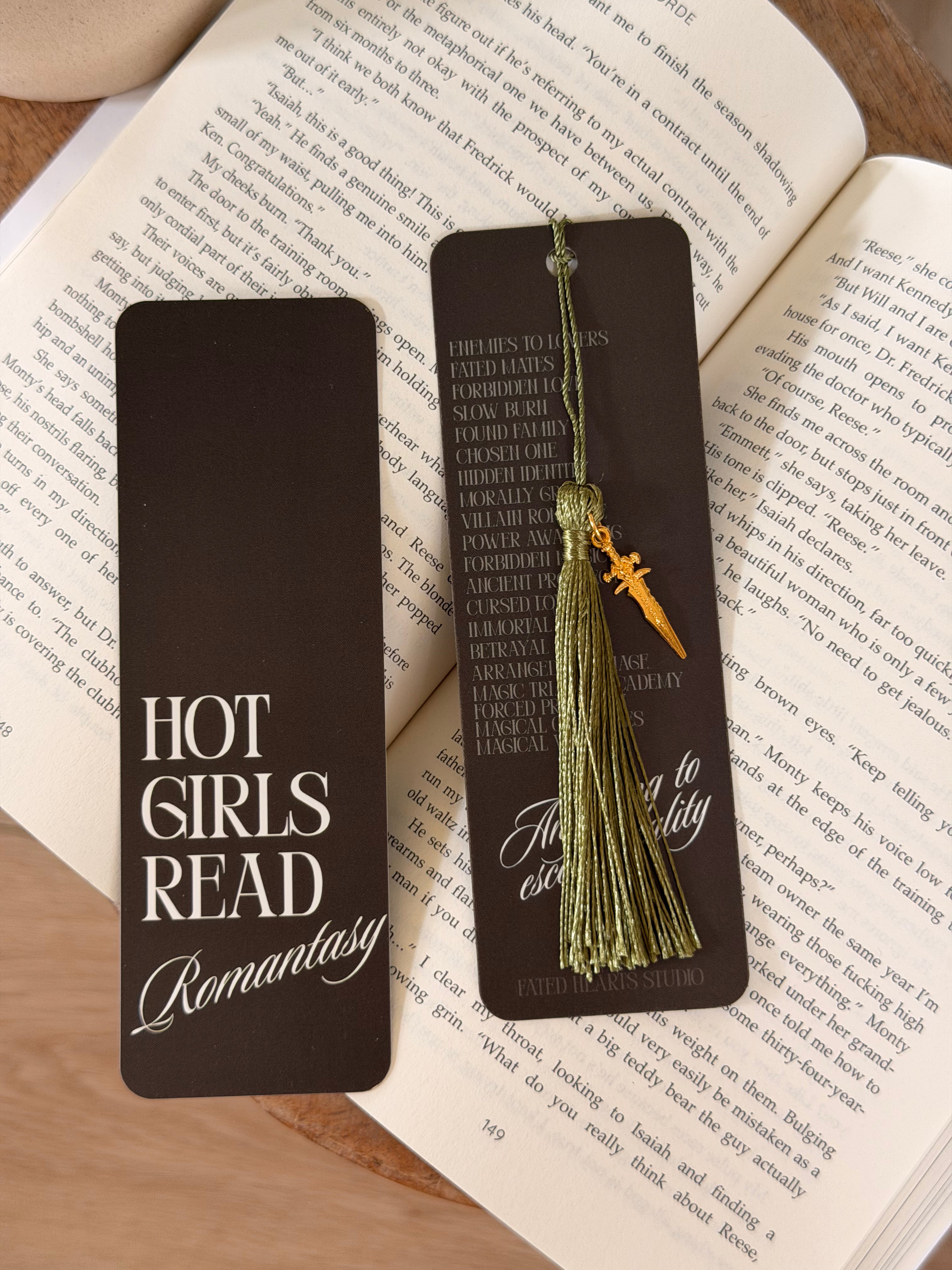 Hot Girls Read Romantasy
